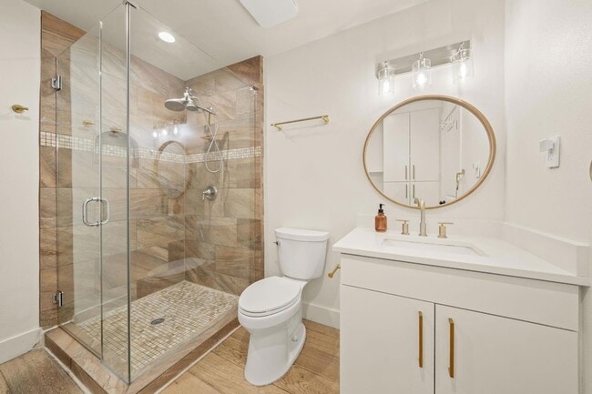 Building Photo - 912 Mansell Ave