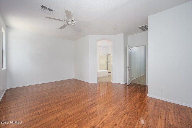 Building Photo - 3816 S Nantucket Dr