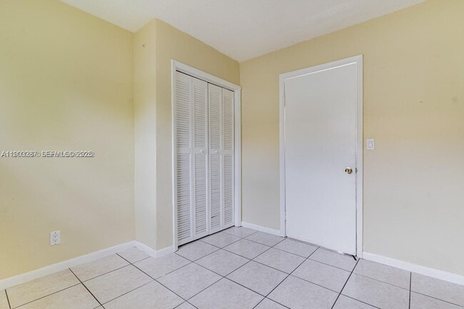 Building Photo - 805 NW 3rd Terrace