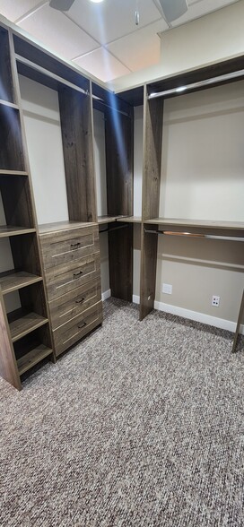 Walk in Closet - 34825 N Wilson Rd