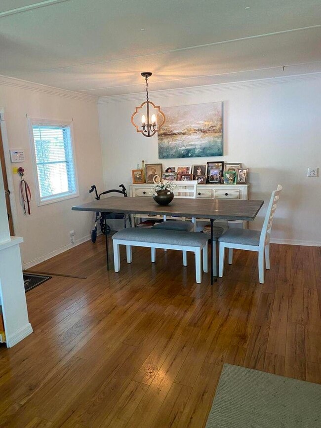 Building Photo - 17 Madrid Ln