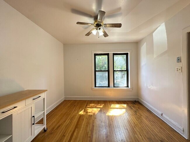 Building Photo - 3300 W Schubert Ave