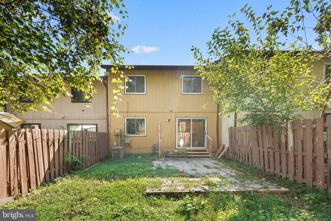 Building Photo - 2696 Seville Cir