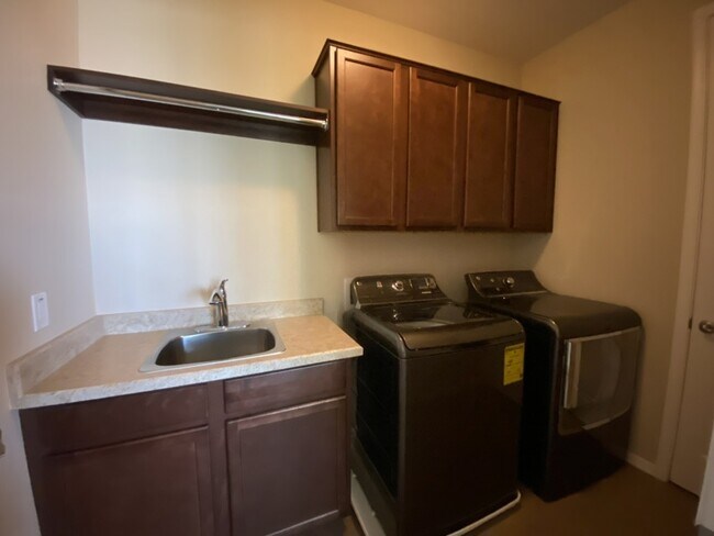 Building Photo - 3726 E Angstead Dr