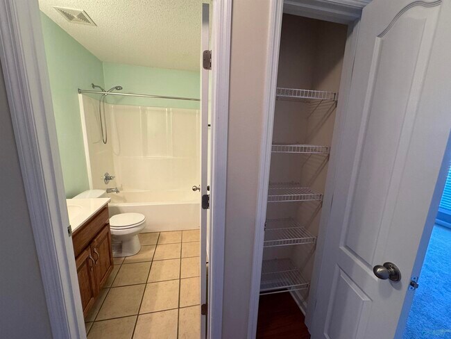 Building Photo - 114 Appleberry Ln