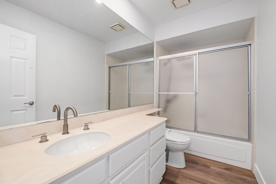 Building Photo - 25702 Seaside Dr