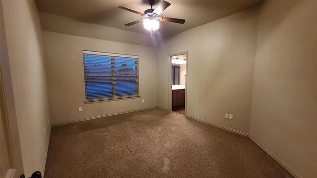 Building Photo - 1110 Avendale Dr