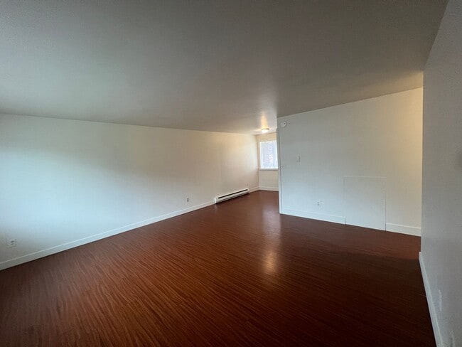 Building Photo - 3100 NE 16th St