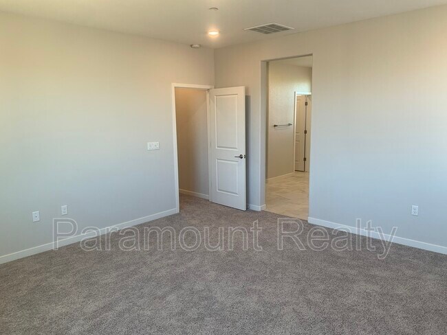 Building Photo - 886 Shearwater Rd