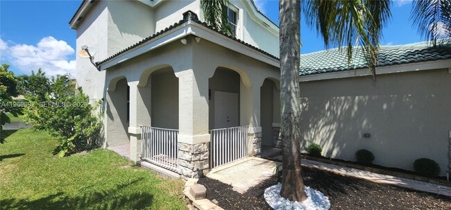 Building Photo - 833 Vista Meadows Dr