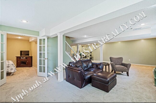 Building Photo - 4904 157th St