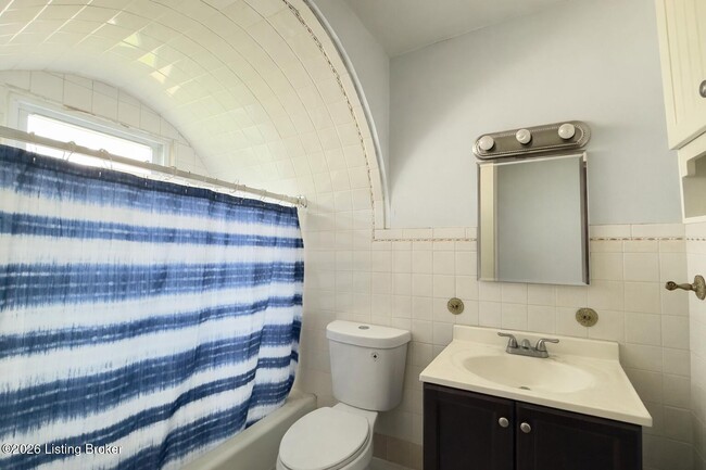 Building Photo - 2121 Culbertson Ave