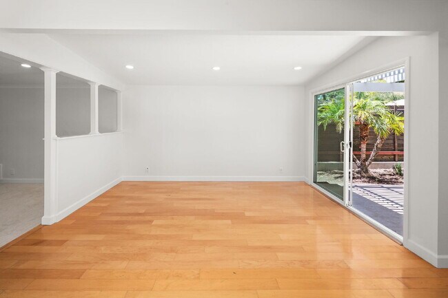 Building Photo - Welcome to your rare gem, dream home in Clairemont, San Diego!