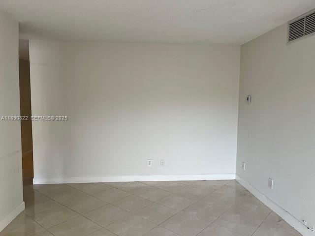 Building Photo - 5304 NE 6th Ave