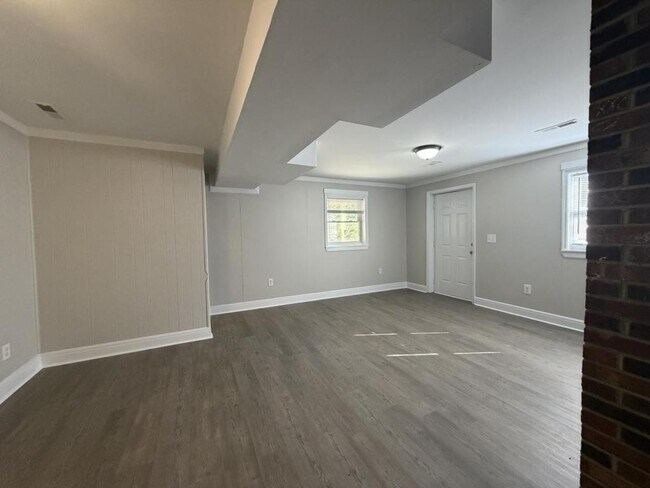 Building Photo - 150 Nature's Own Rd