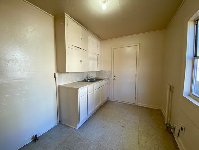 Building Photo - Rent to OWN! 2 Bedroom 1 Bath Home in Suns...