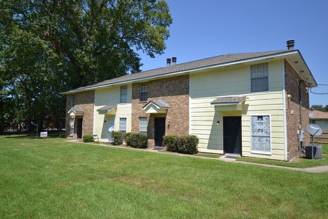 Primary Photo - 1145 Husband St