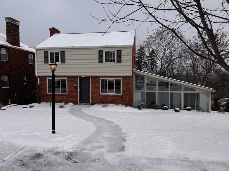 Building Photo - 849 Kewanna Ave