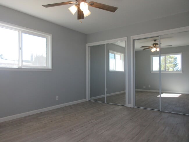 Building Photo - 3302 Zircon Dr