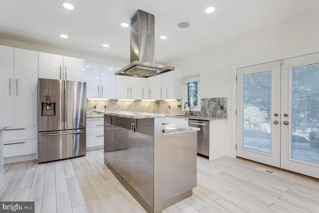 Building Photo - 4611 Charleston Terrace NW