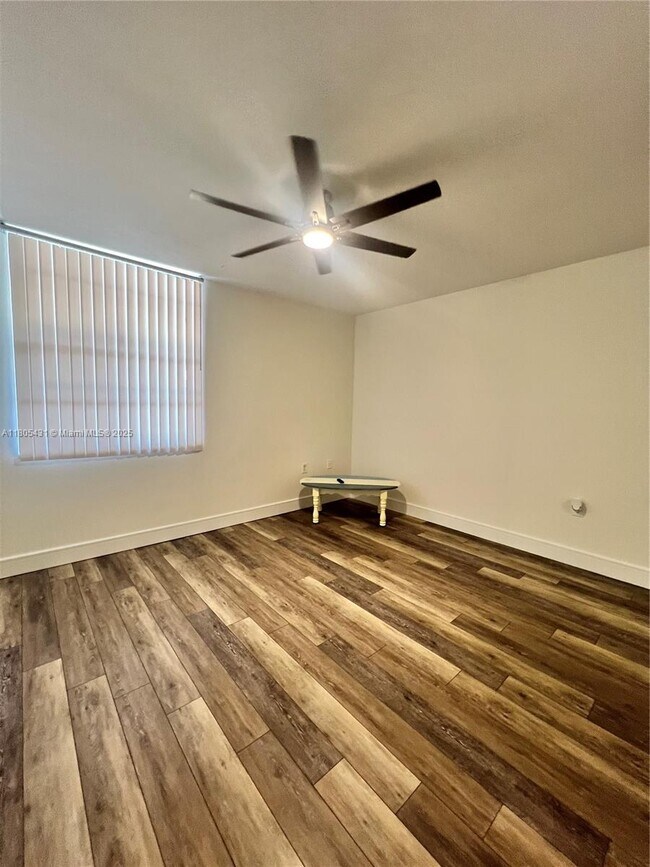 Building Photo - 1705 Whitehall Dr