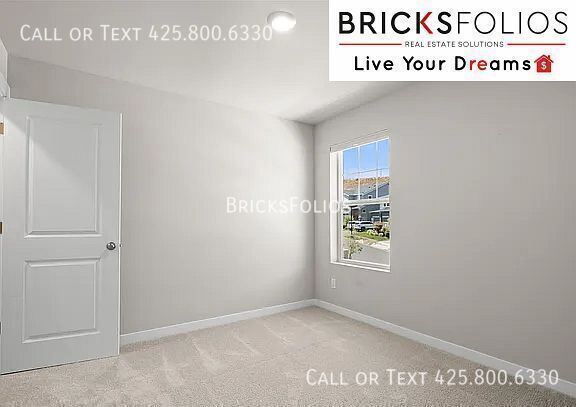 Building Photo - Captivating 5-Bedroom Home with Exceptional Features in Port Orchard.