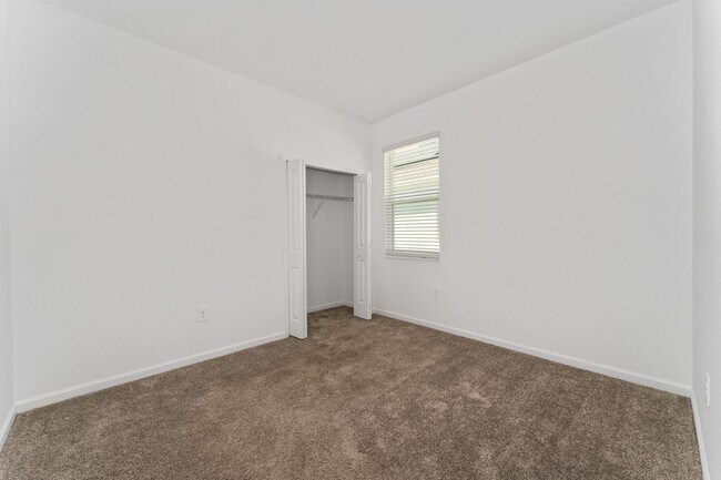 Building Photo - 860 Daring Dr
