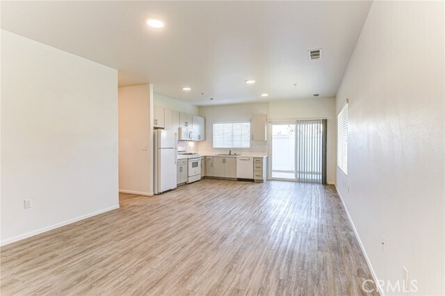 Building Photo - 13177 Edgemont St