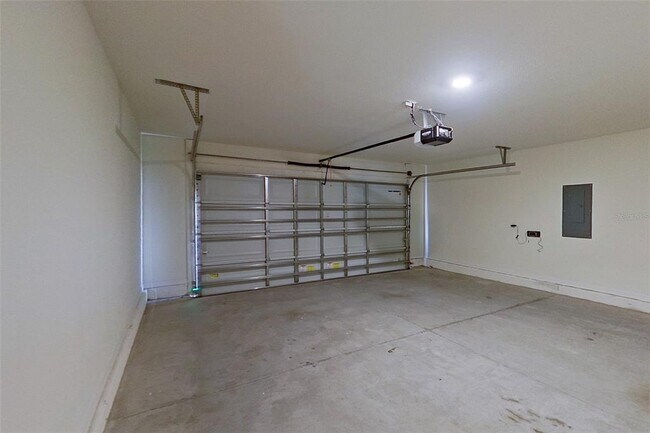 Building Photo - 8704 SW 44th Ct