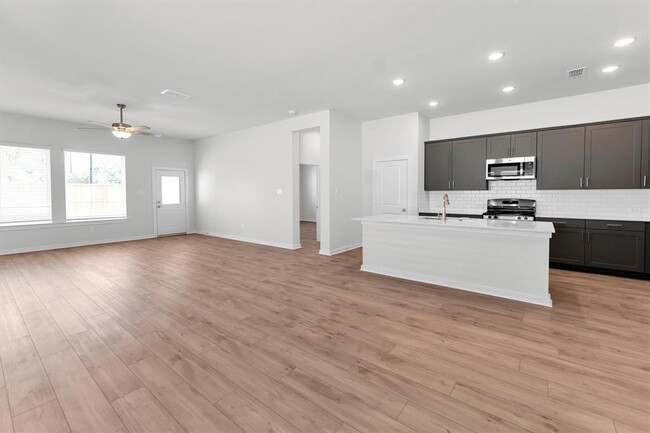 Building Photo - 16915 Lavender Farm St