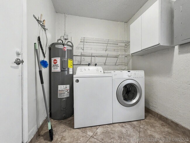 Building Photo - 9135 Saddlecreek Dr