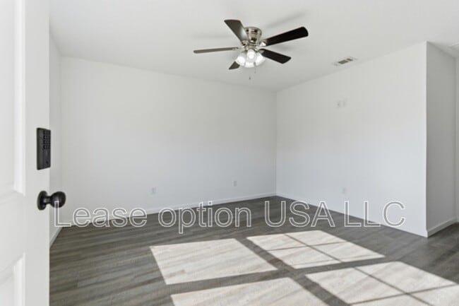 Building Photo - 34 Pine St