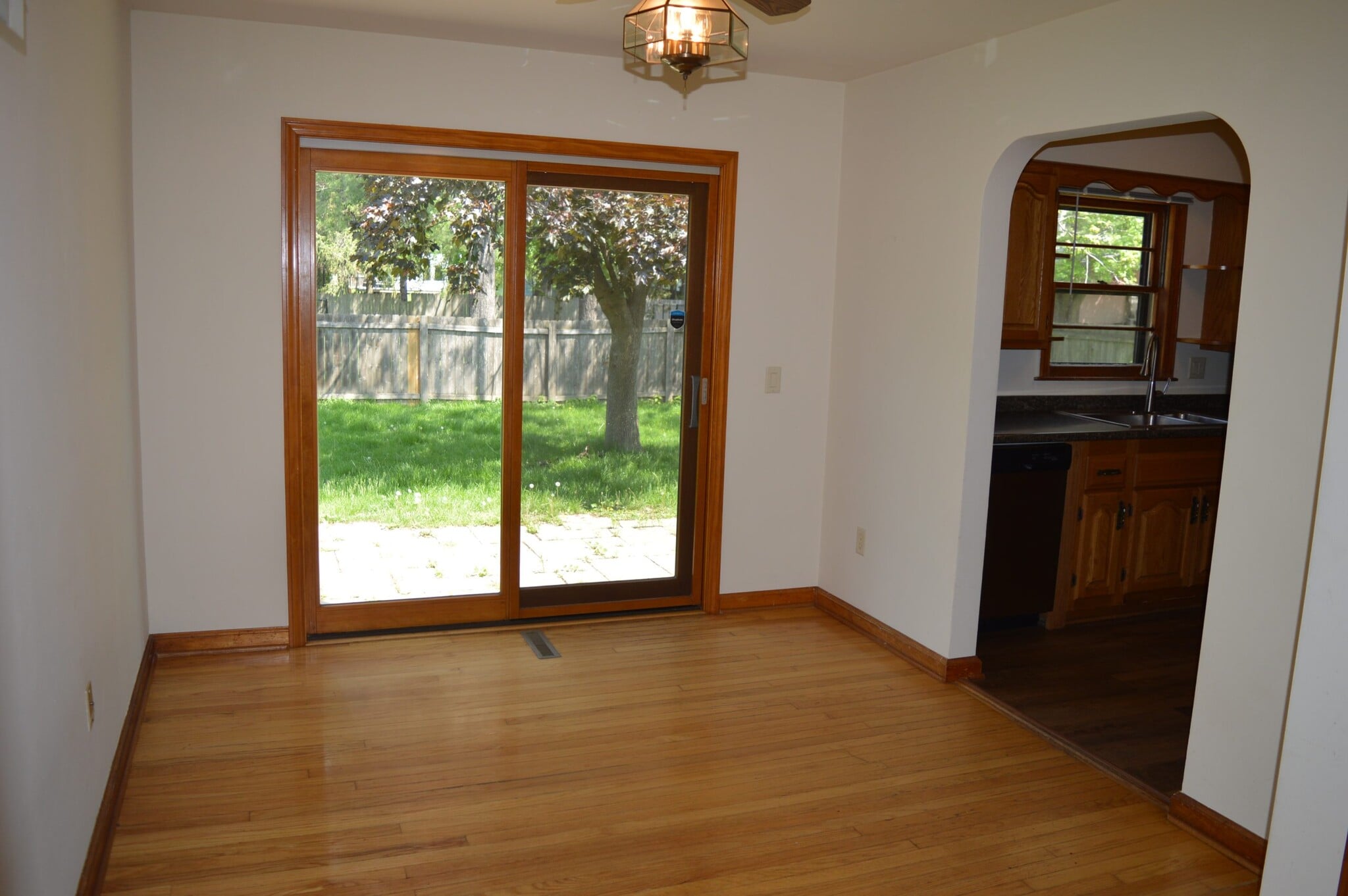 Building Photo - 7014 University Ave