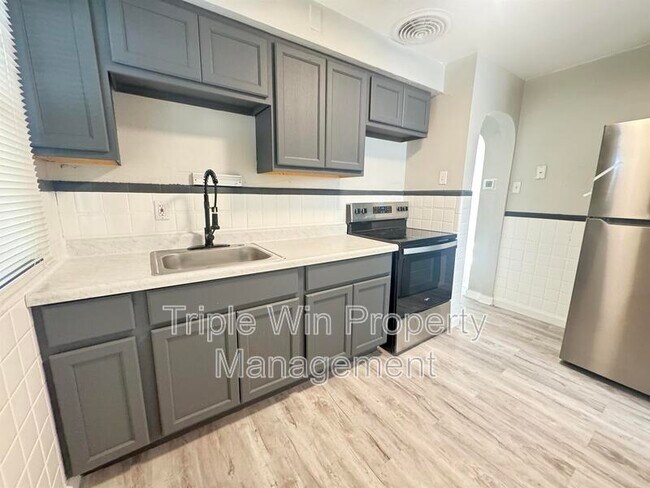 Building Photo - 8239 Fay Dr