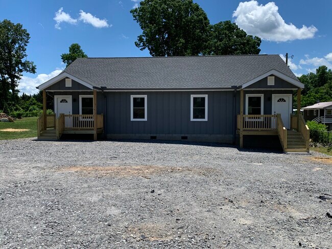 Building Photo - 105 Leslies Home Dr