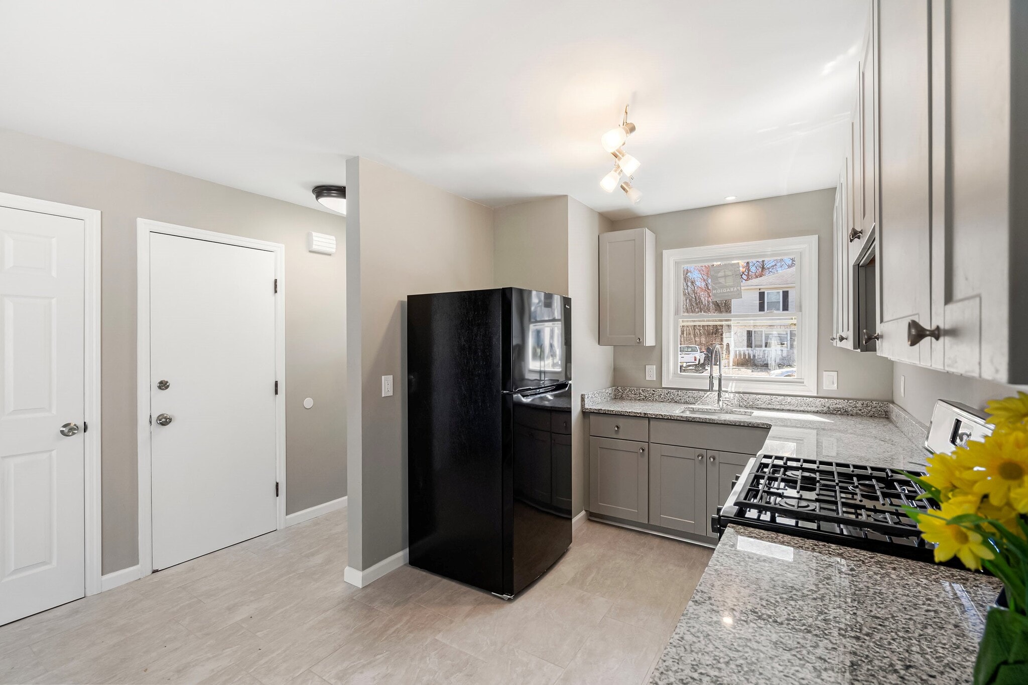 Kitchen - 4A Emerald Dr