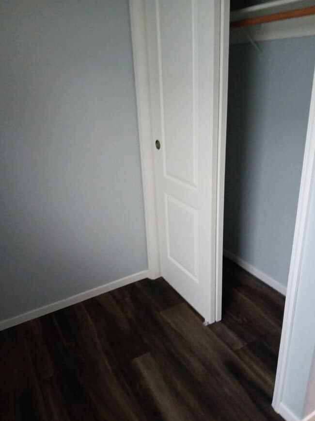 Building Photo - Anthony&#39;s