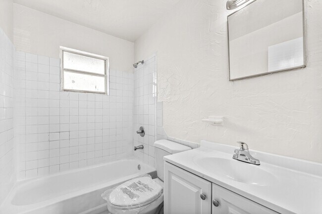 Building Photo - 4783 Gulfstream Rd