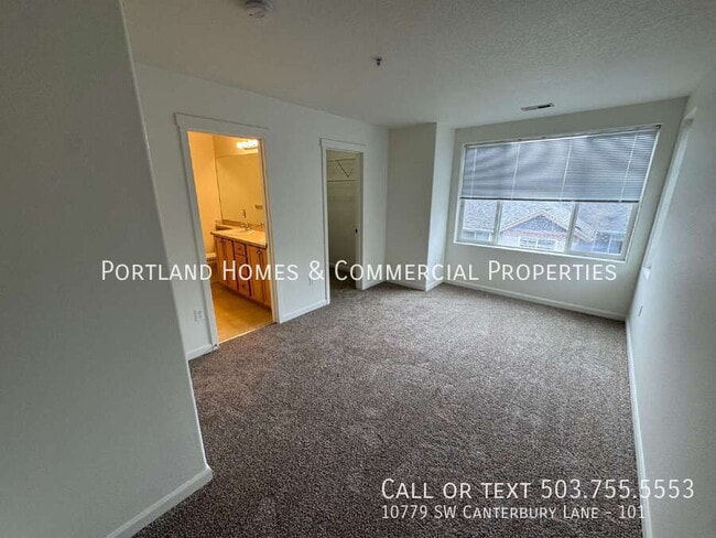 Building Photo - 10779 SW Canterbury Ln