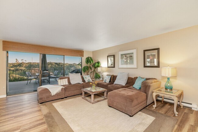 Building Photo - short term rental in the loop