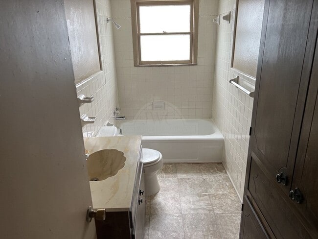 Building Photo - 301 Margaret Lee St