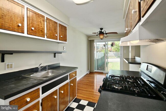 Building Photo - 3400 Ashfield Ln