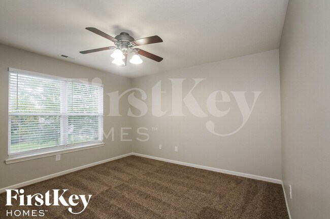 Building Photo - 15472 Fawn Meadow Dr