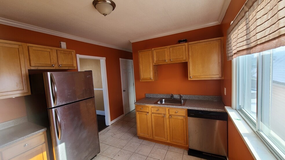 Kitchen - 439 Goethe St