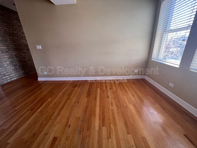 Building Photo - 1671 W Farwell Ave