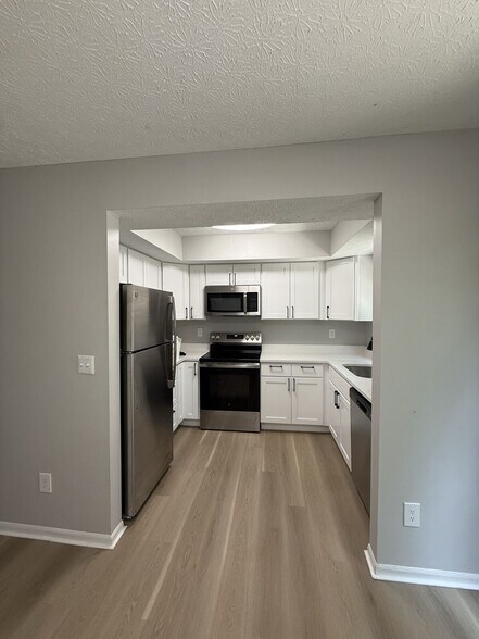 Building Photo - 146 Blakeford Dr