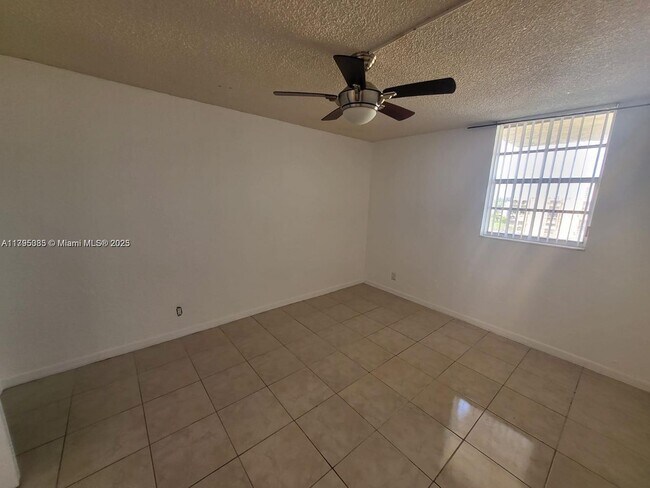 Building Photo - 801 NW 47th Ave