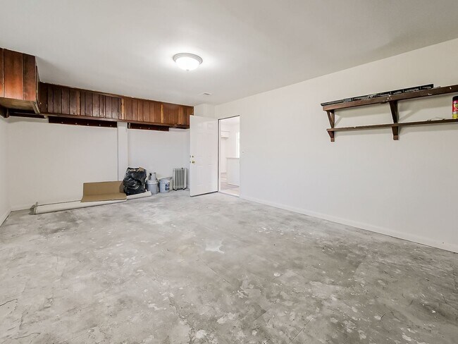 Building Photo - Freshly Updated 3-Bedroom Home in Farmington Hills!