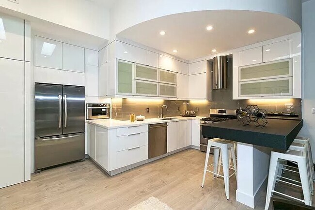 Building Photo - 2874 Harrison-A