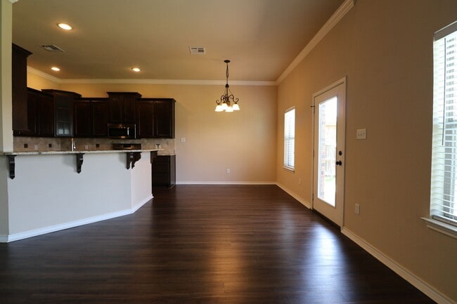 Building Photo - 3116 Stallion Dr